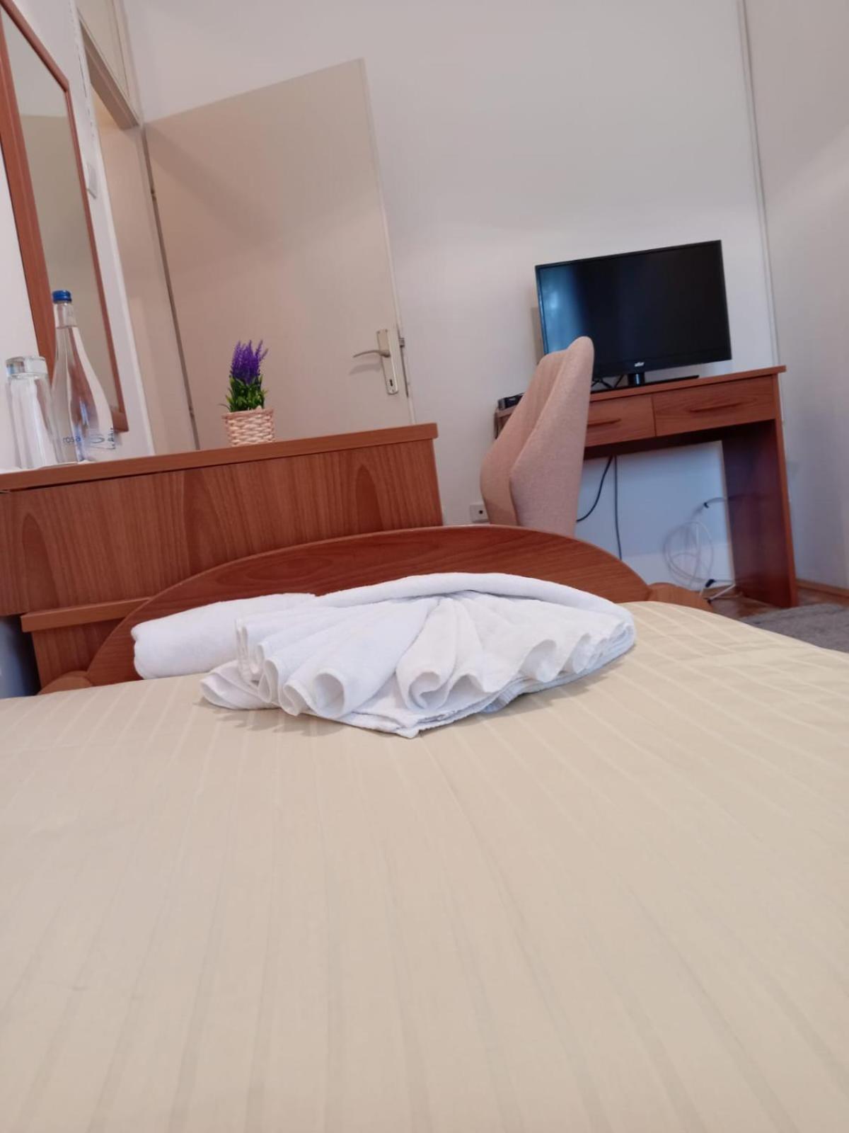 Hotel Vlasina - Vlasinsko Jezero فالسينا ريد المظهر الخارجي الصورة