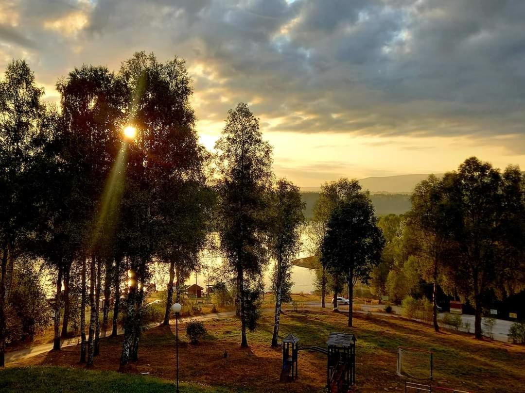 Hotel Vlasina - Vlasinsko Jezero فالسينا ريد المظهر الخارجي الصورة